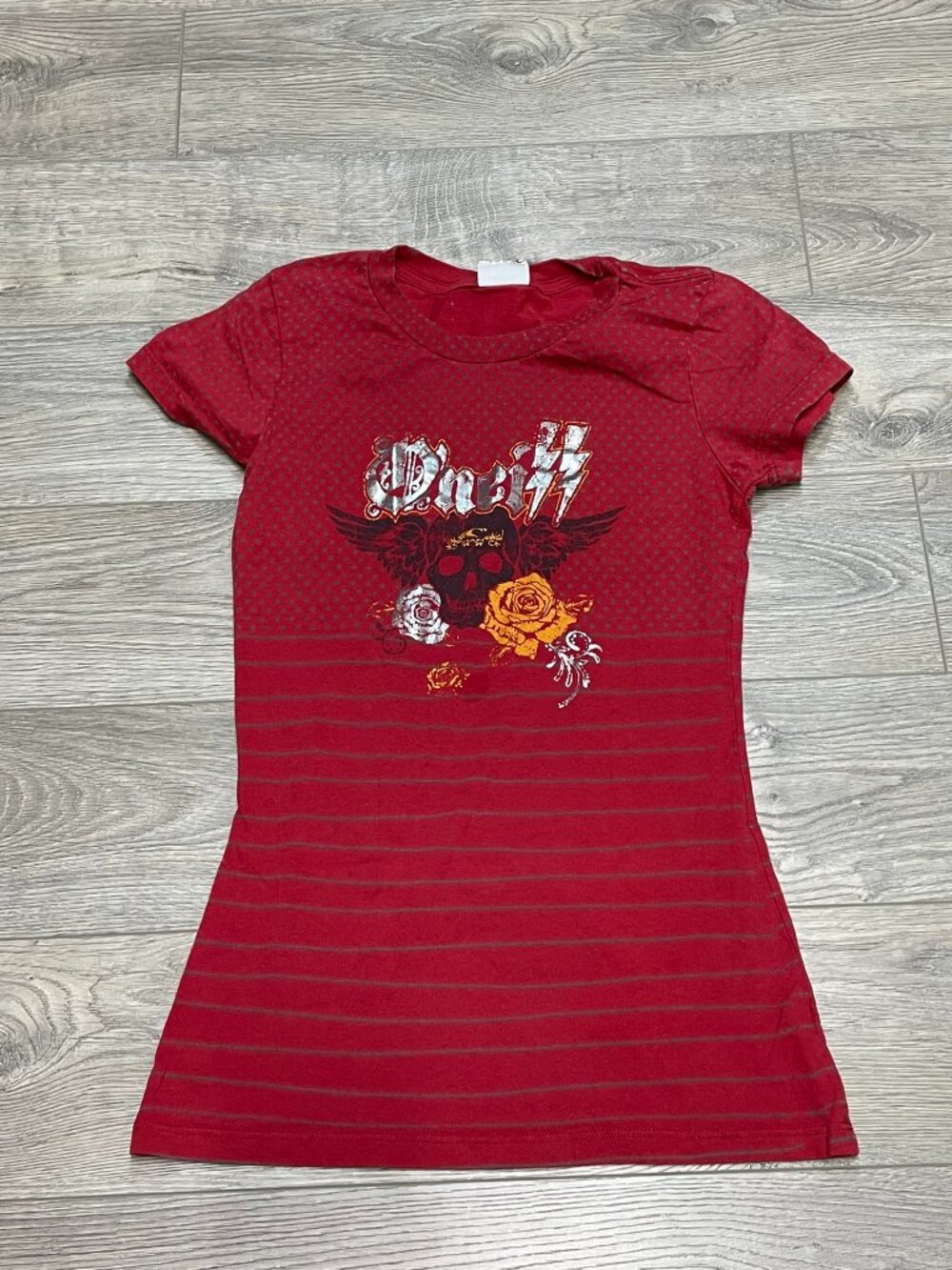 Vintage O'Neill Red Goth Punk Y2K Graphic Tee Skull Roses Women's Size M